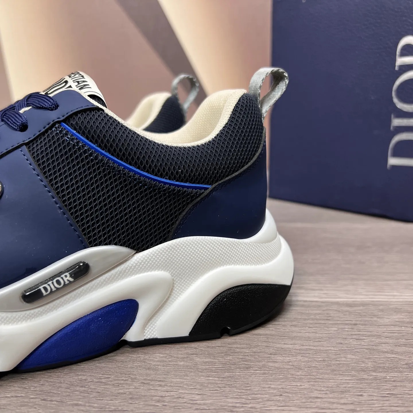 Factory price: 438💰Original Dior quality.~ Unique modern style sneakers. 🏃A must-have casual shoe for trendy men😍😍 Imported cowhide fabric, sheepskin foot pads (refuse to discolor and grind feet) soles: Original soles specially provided by the original factory, French lazy style design ⚠️Fit to the feet, original quality, super comfortable original soles. It’s like shooting the real thing🎬The real thing is better, high-quality sneakers, men’s shoe size: 38-44, (45 can be customized)